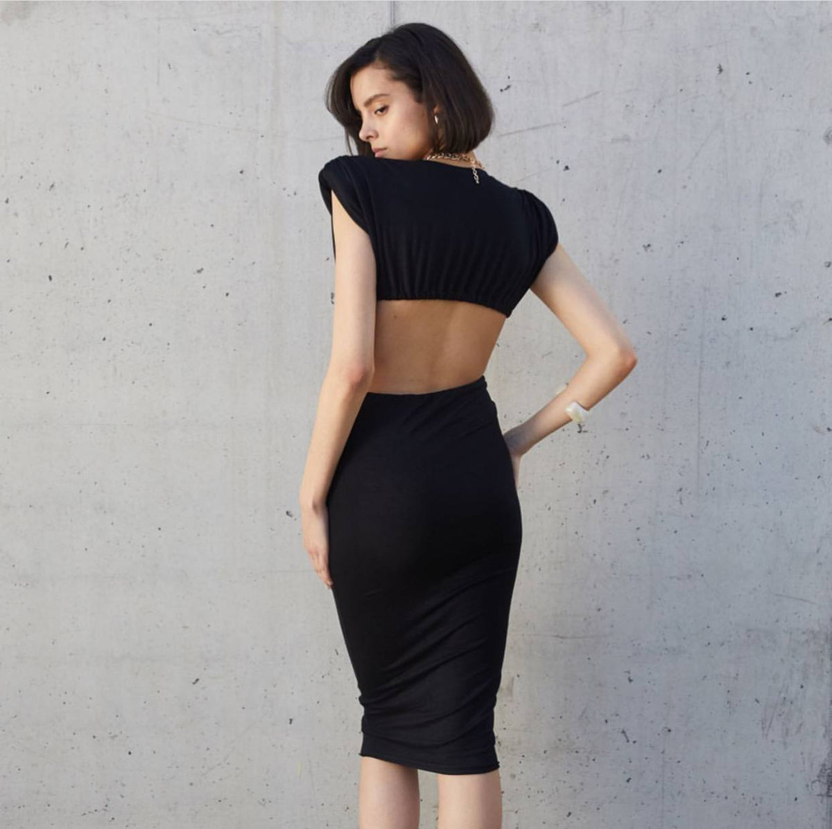 Black Sleeveless O-Neck Midi Black Dress